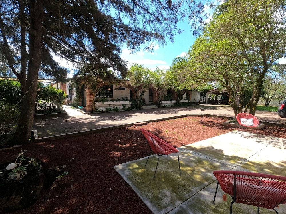 Finca del Pomar - carbon neutral hotel in Acatlan