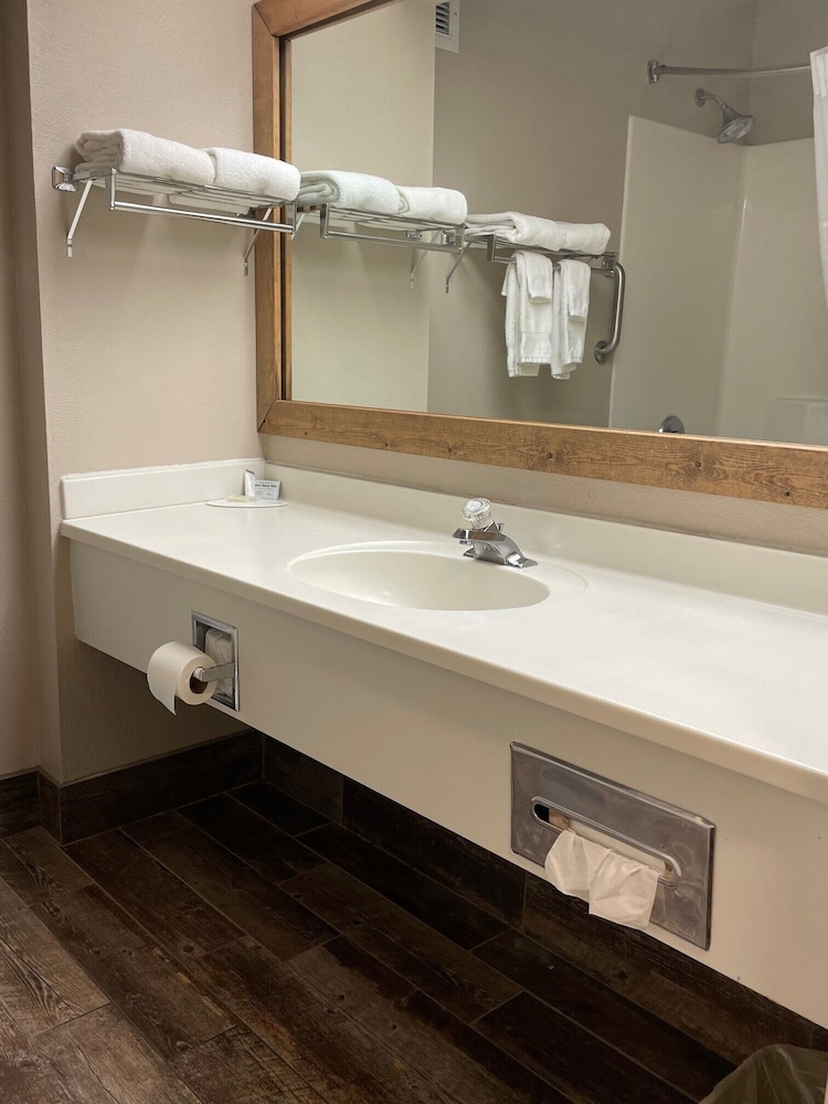 Baymont by Wyndham West Plains - photo 21