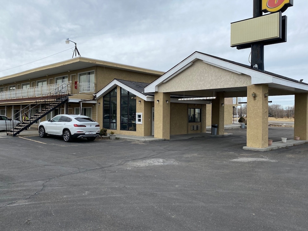 Super 8 by Wyndham Wells - photo 33
