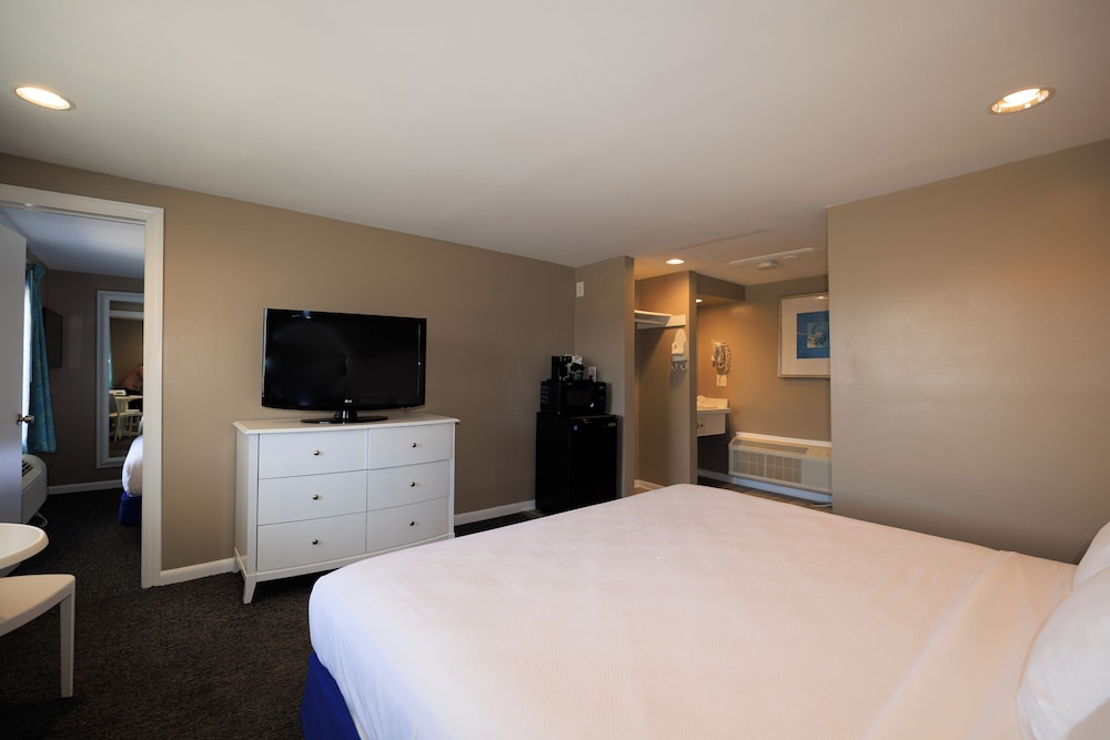 The White Sands Oceanfront Resort & Spa - photo 22