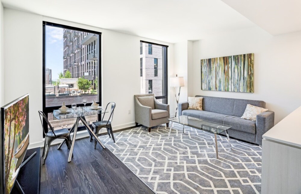 Global Luxury Suites at Reston Town Center - photo 64