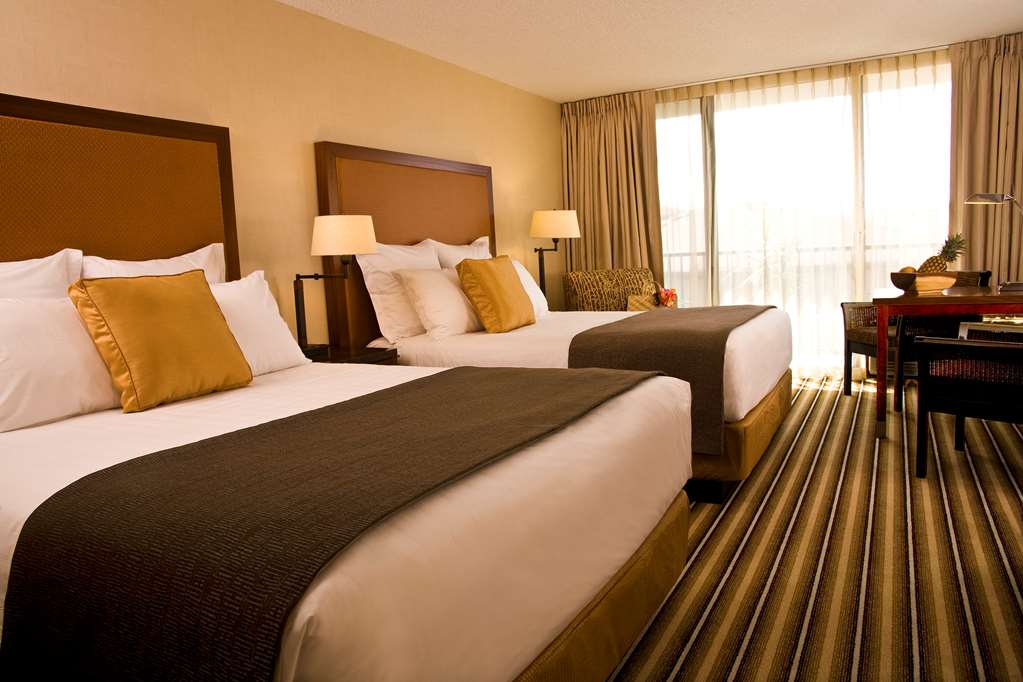 Maui Coast Hotel - carbon neutral hotel in Kihei