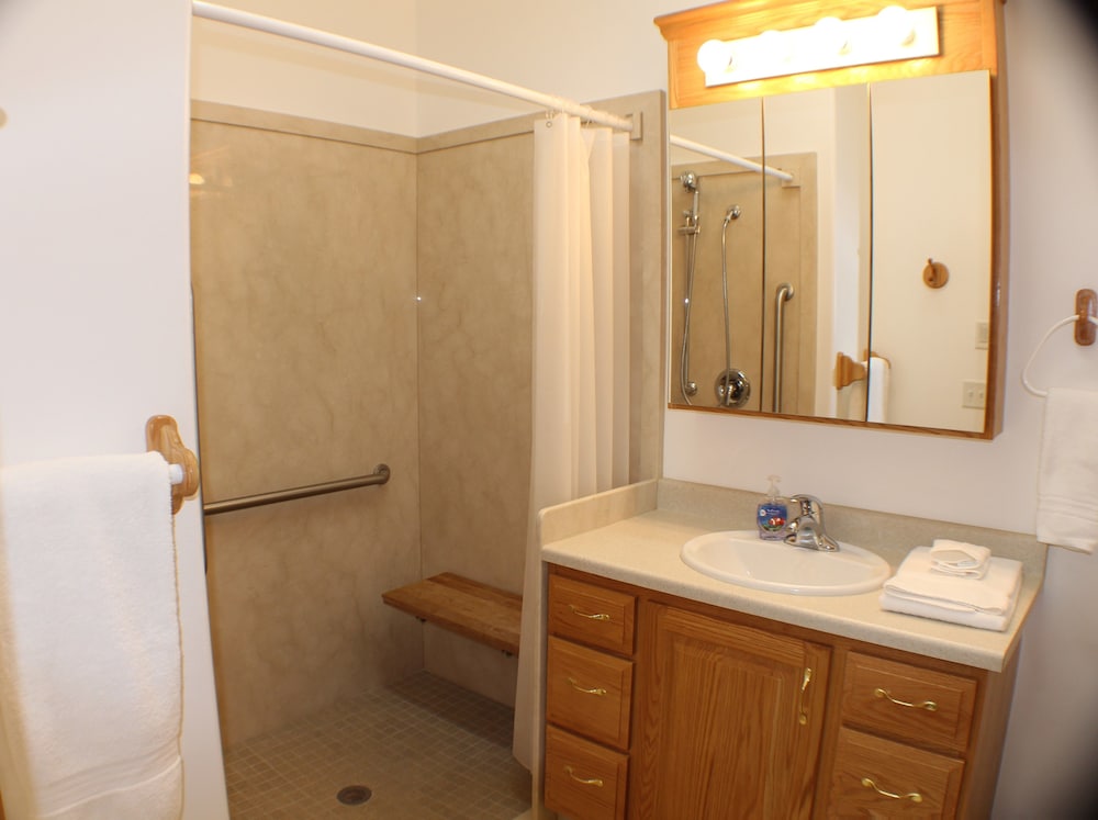 Zion's Most Wanted Hotel - photo 45