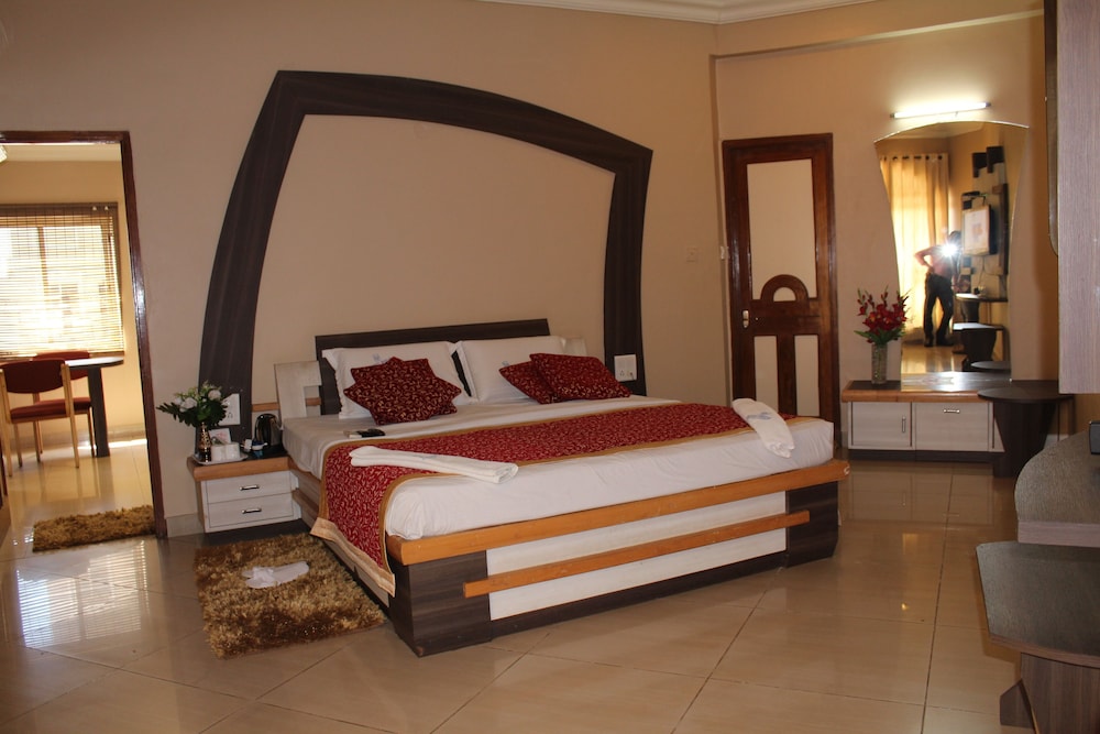 Hotel Pooja International — Davangere
