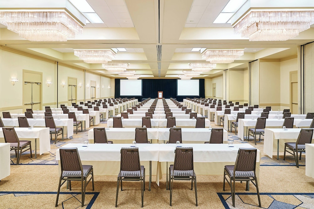 Sheraton Baltimore North Hotel - photo 36