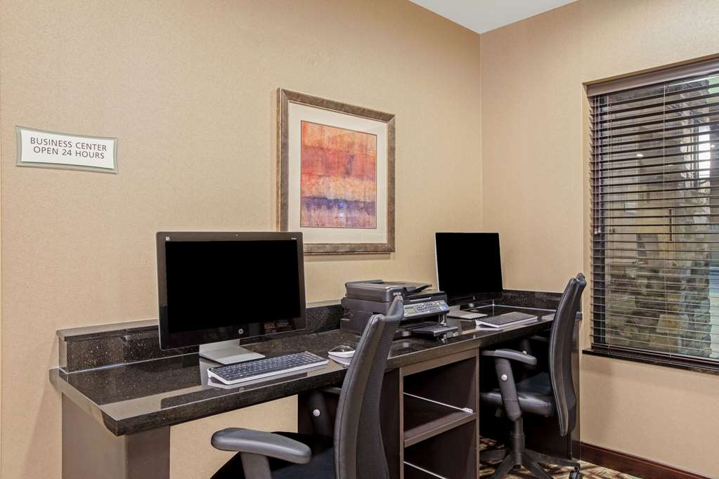 La Quinta Inn & Suites by Wyndham Gillette - photo 27