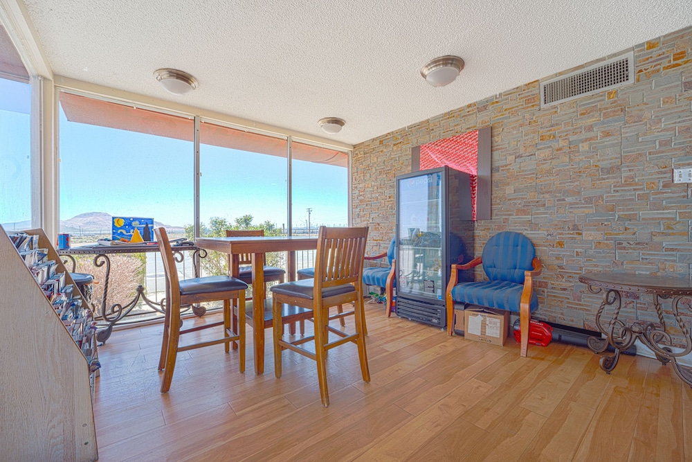 Mojave Hotel - photo 24