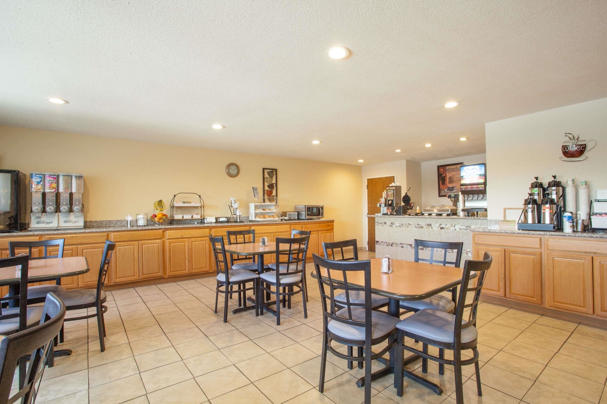 APM Inn and Suites - photo 31