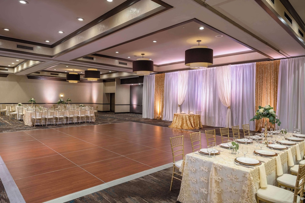 DoubleTree by Hilton Hotel San Bernardino - photo 39