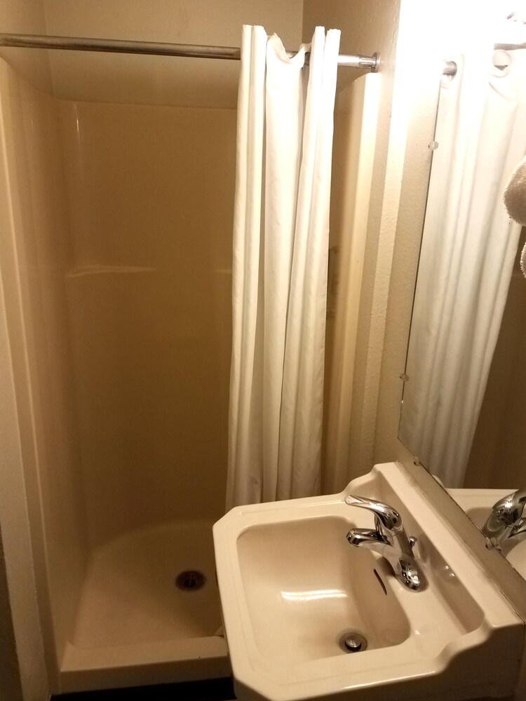 Motel 66 - photo 9