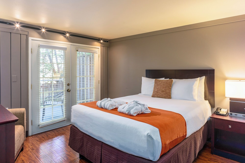 Earthbox Inn & Spa - photo 12