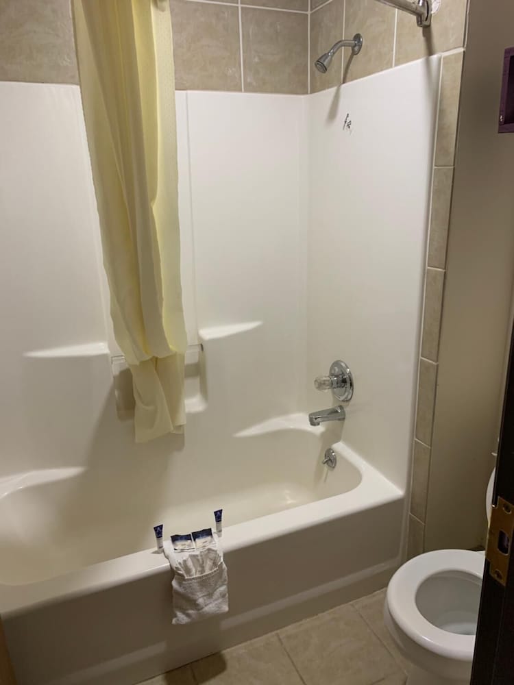 Americas Best Value Inn Gaylord - photo 20