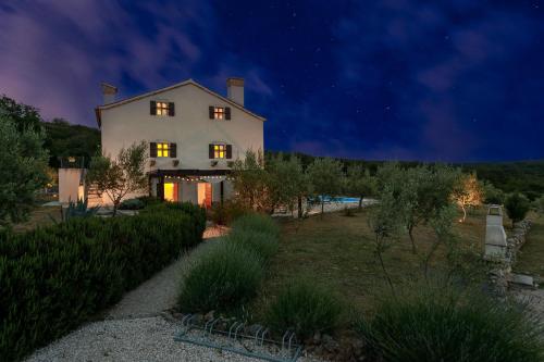 Holiday house Harmonie Kapovci Island Krk — 4-Star Luxury Hotel in Krk, Croatia