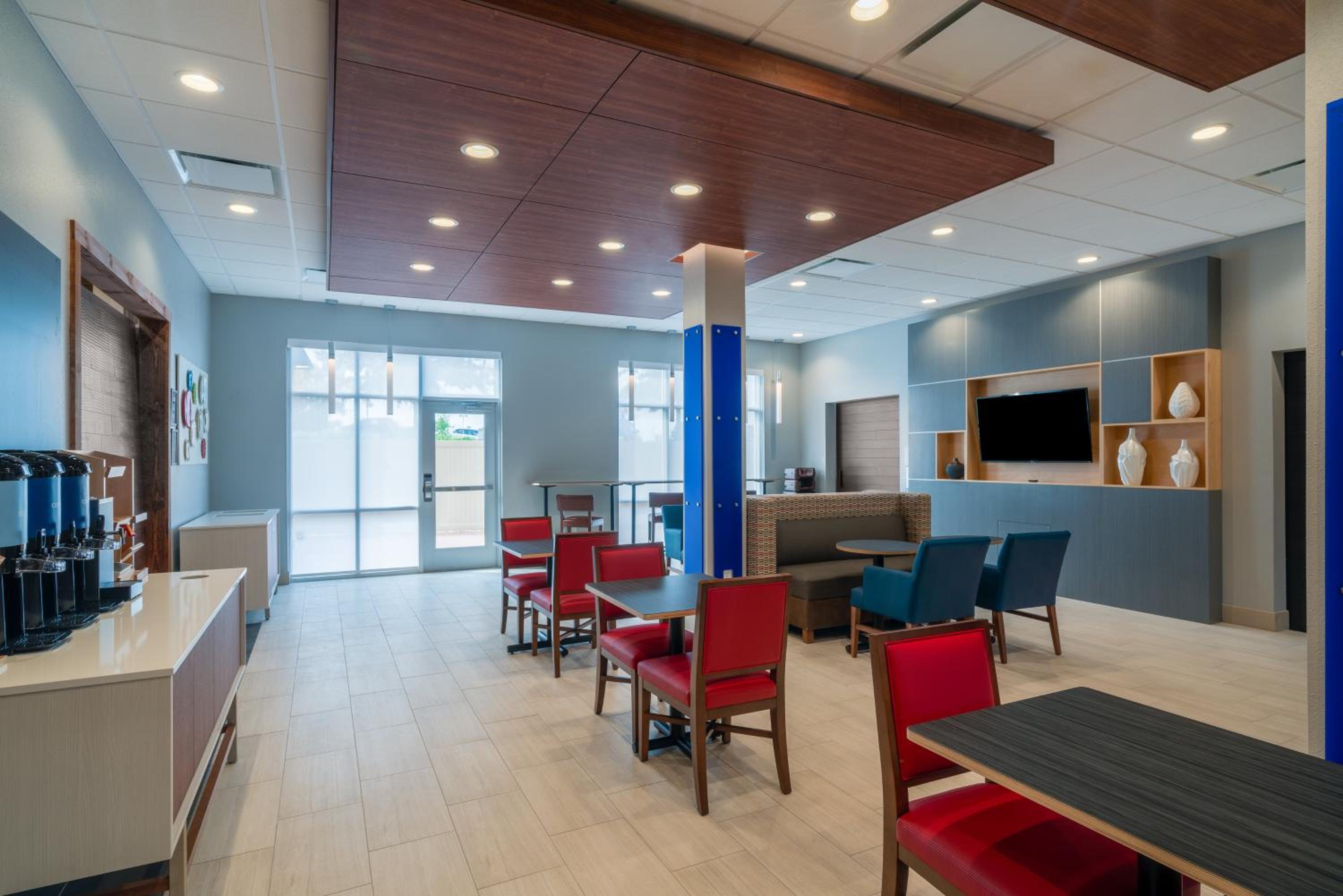 Holiday Inn Express & Suites St Peters by IHG - photo 133