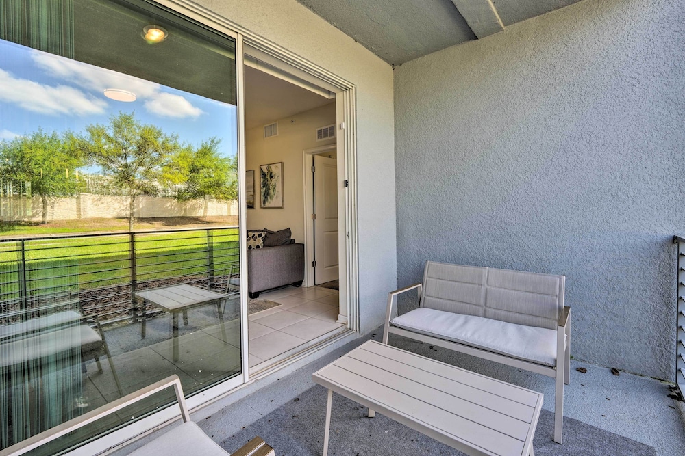 Resort Getaway w Patio: 6 Mi to Disney Parks - photo 6