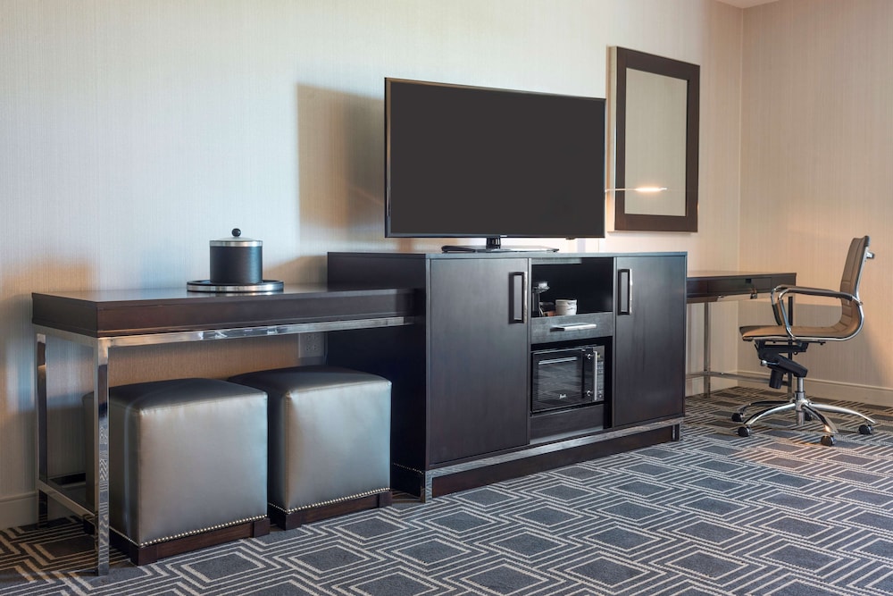 Hampton Inn & Suites Bridgewater - photo 15