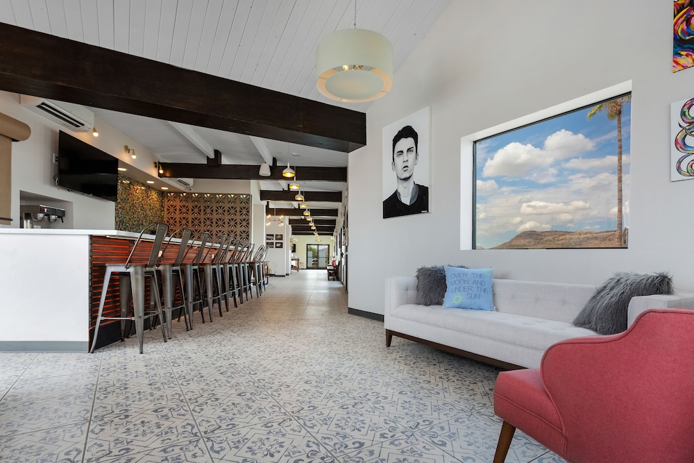 Hotel McCoy Tucson Art Coffee Beer Wine - photo 57