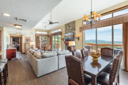 Luxury Westgate Park City Ski In Ski Out Four Bedroom Penthouse Private Hot Tub Wrap Around Balcony — 4-Star Luxury Hotel in Bridgeport, United States