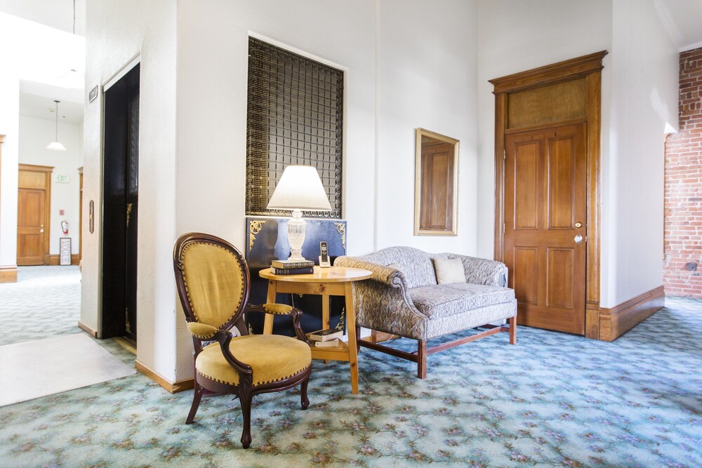 Victor Hotel - photo 98