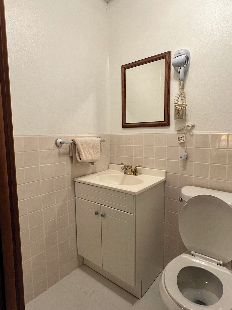 Hotel Prairie Winds Carthage Keokuk Hwy 136 - photo 20