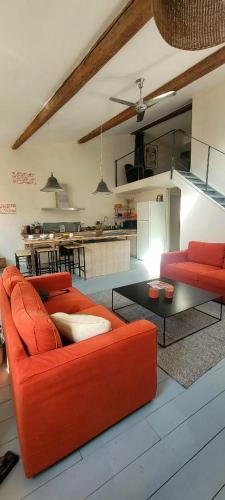 Magnifique Loft Deco Sur Le Port Et a 5mn Des Plages Wifi Clim 85 M2 in La Ciotat, France