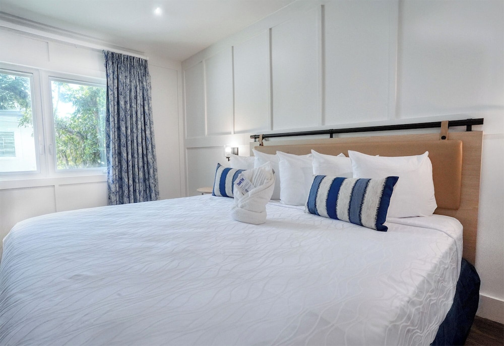 Lighthouse Resort Inn & Suites - photo 9