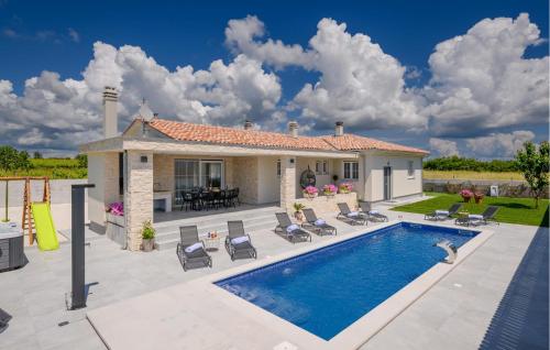 Cozy Home In Loborika With Wifi — 5-Star Luxury Hotel in Marcana, Croatia