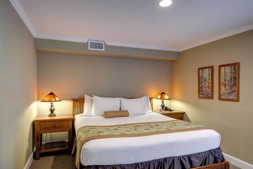The Residences at Biltmore - photo 7