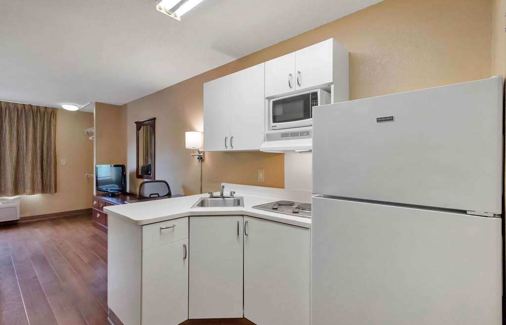 Extended Stay America Suites Atlanta Perimeter Crestline - photo 10
