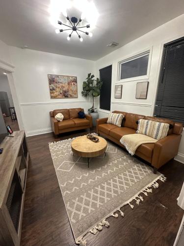 Bright 3Br Home In Nyc Near Downtown & Nyc Ewr — 4-Star Luxury Hotel in Newark, United States