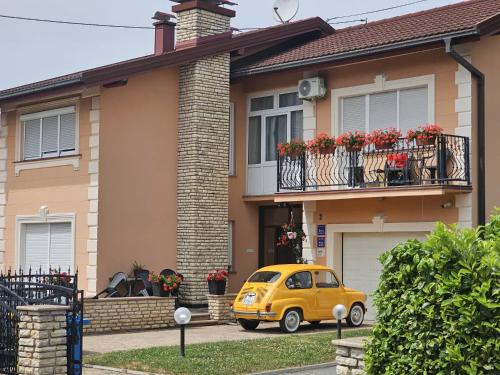 Apartmani i Sobe Kočiš — 4-Star Luxury Hotel in Bjelovar, Croatia