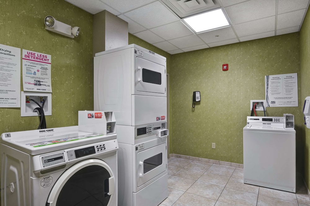 Hampton Inn and Suites New Hartford Utica - photo 33