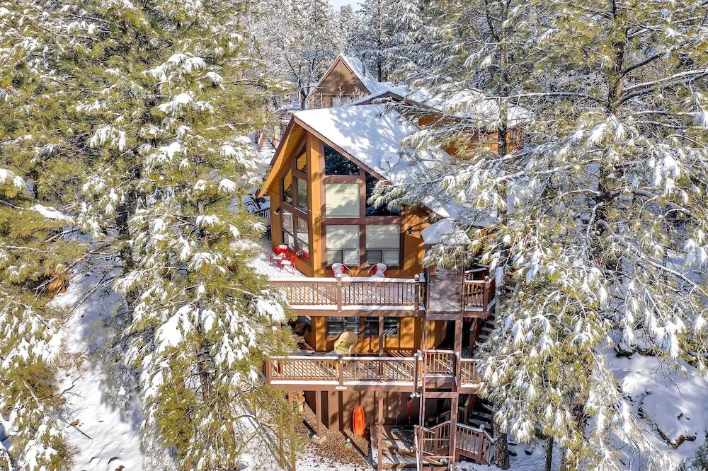 Wraparound Deck Pet Friendly Munds Park Retreat — hotel in Big Park