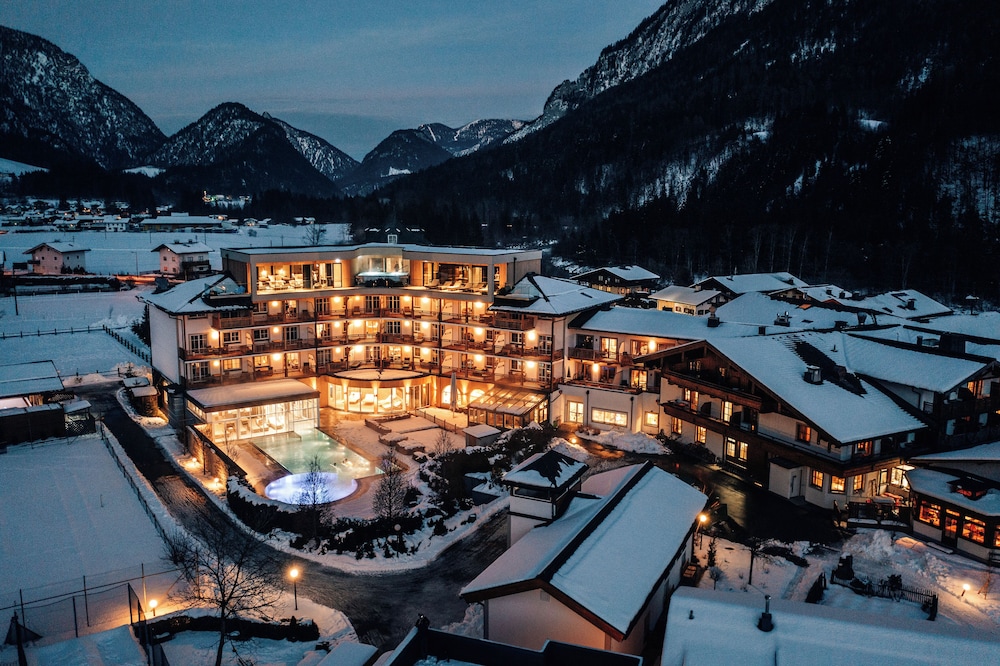 Post Family Resort - carbon neutral hotel in Unken