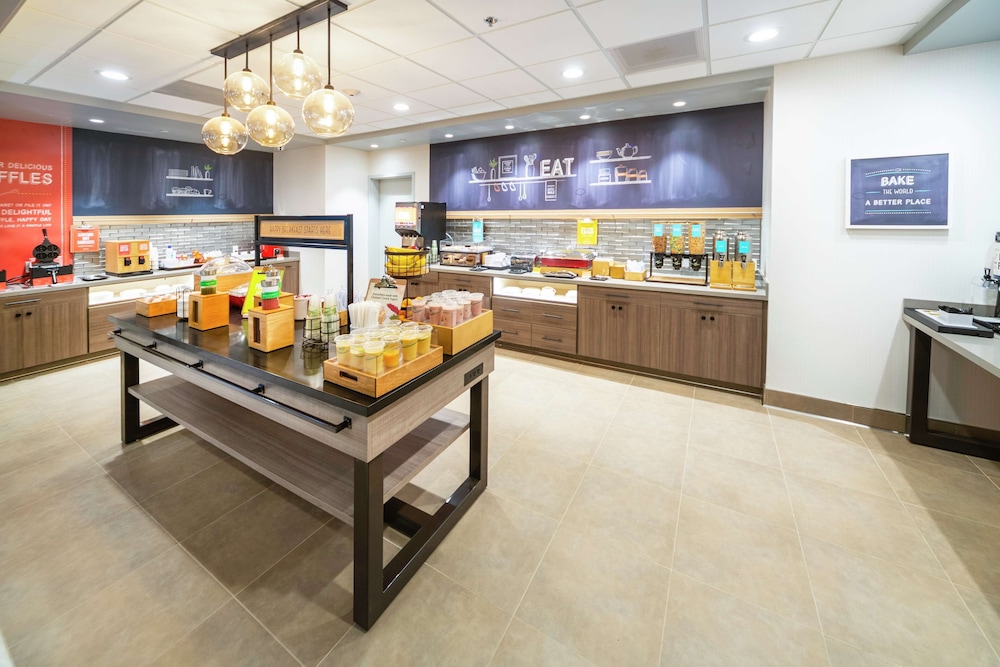 Hampton Inn & Suites Santa Maria - photo 29