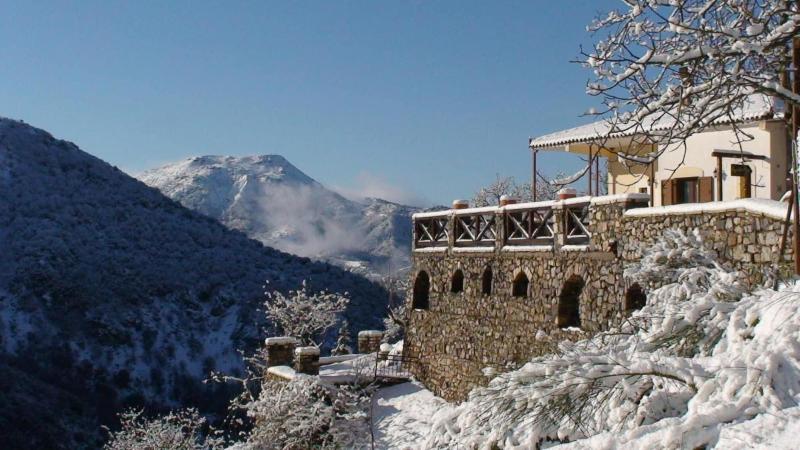 Agnantio studios & suites — 4-Star Luxury Hotel in Langadhia, Greece