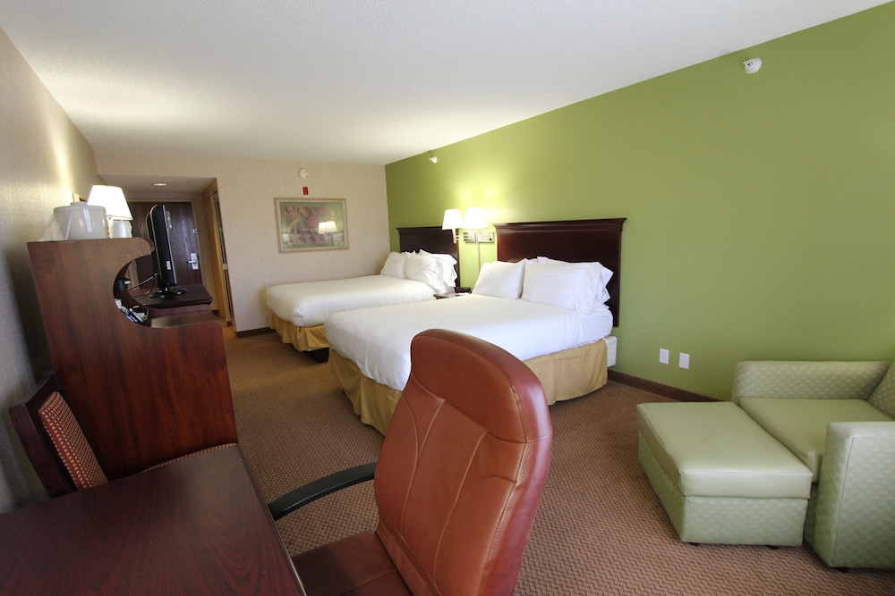 Baymont Inn and Suites Findlay - photo 13