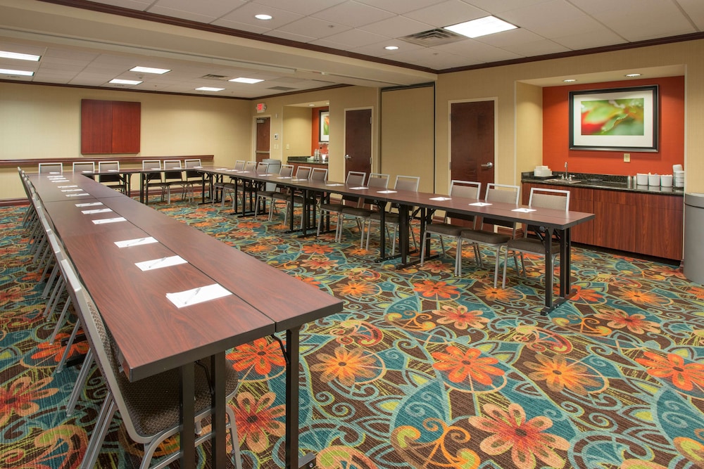 Hampton Inn & Suites Cincinnati Union Center - photo 50