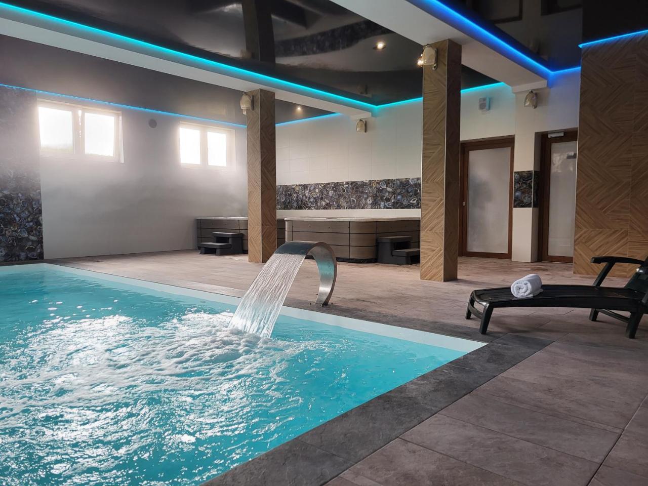 Dom Jastrzębia z basenem i jacuzzi in Jastrzebia Gora, Poland