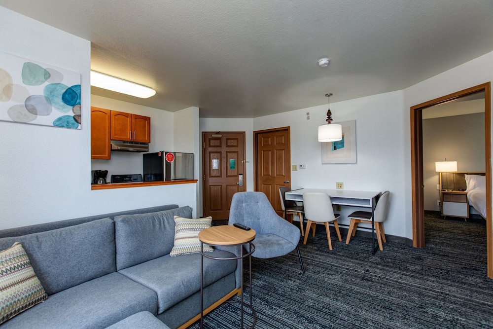 TownePlace Suites Colorado Springs Garden of the Gods - photo 8