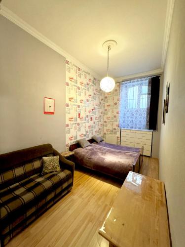 Old Tbilisi Authentic spacious 3BR Apartment with Balcony Walk to Freedom Sq Family friendly