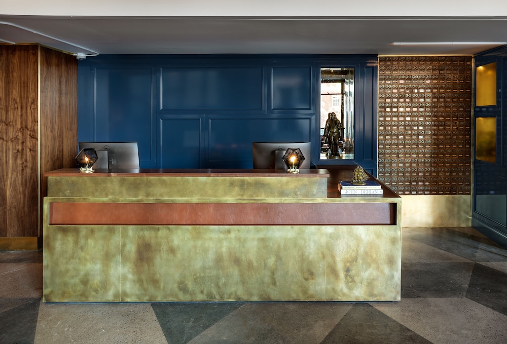 The Revolution Hotel - photo 4