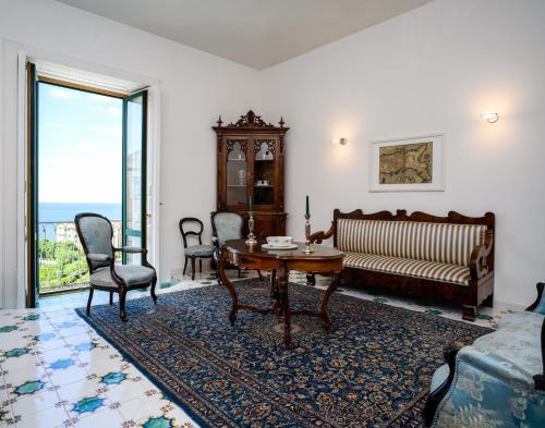 Amalfi Coast Family Luxury Suite — 4-Star Luxury Hotel in Vietri Sul Mare, Italy