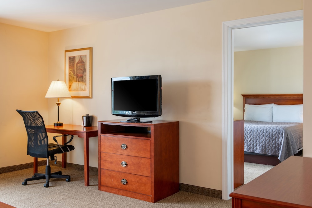 White River Inn and Suites - photo 27