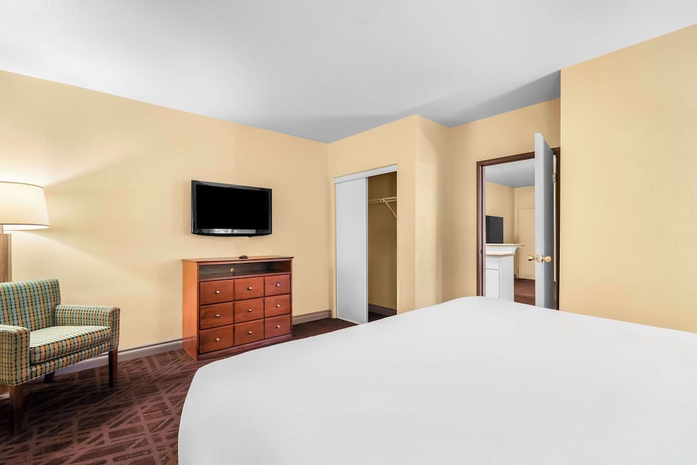 Inn at Joshua Tree - photo 18