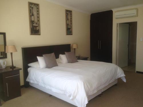 The Lazy Grape Guest Lodge & Spa — 4-Star Luxury Hotel in Benoni, South Africa