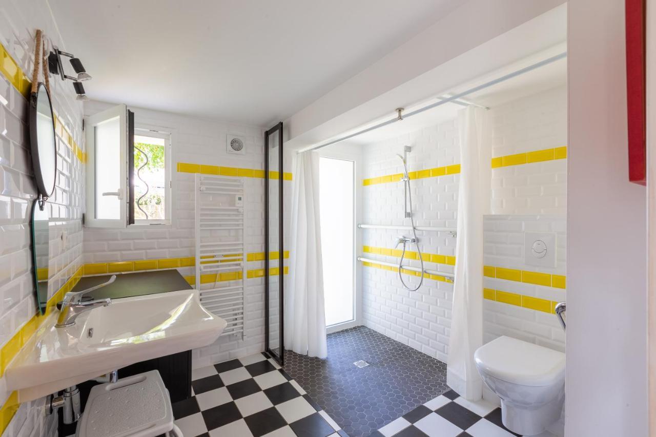 Maison Royan Foncillon Chay Classee Pmr — 4-Star Luxury Hotel in Royan, France