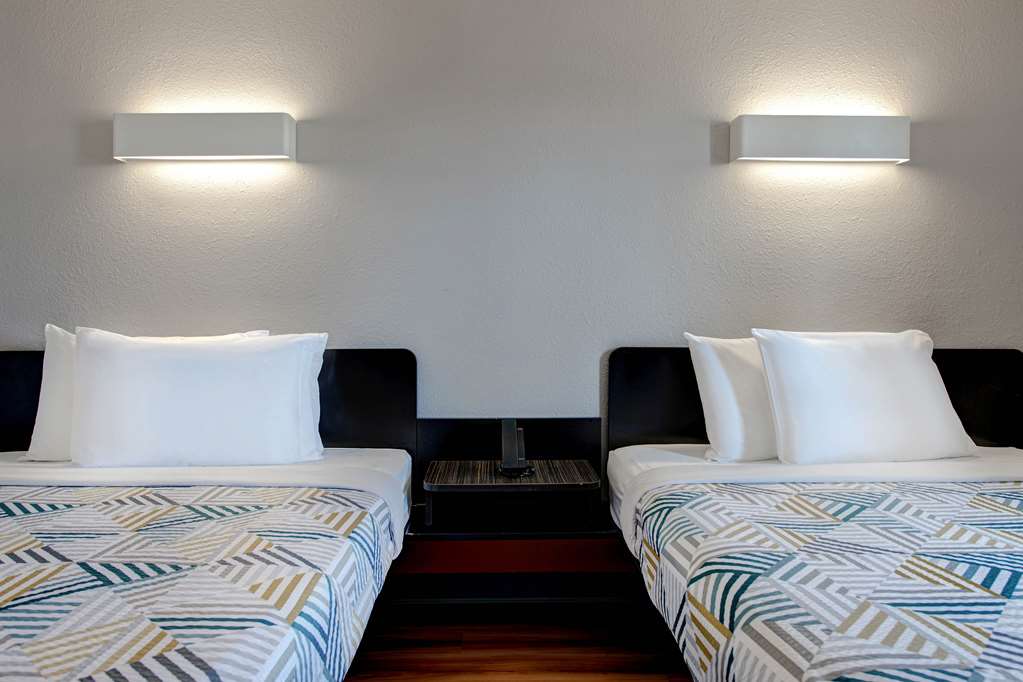 Motel 6 Sulphur Springs TX - photo 17