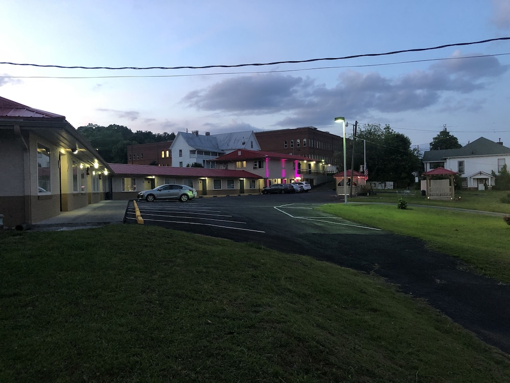 Ellijay Inn - photo 23