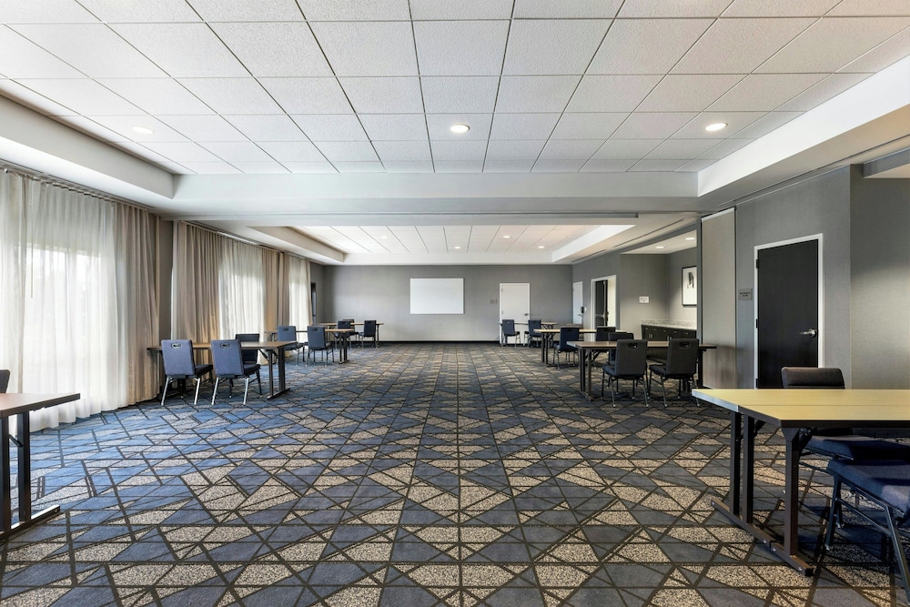 Courtyard by Marriott St. Louis St. Peters - photo 37
